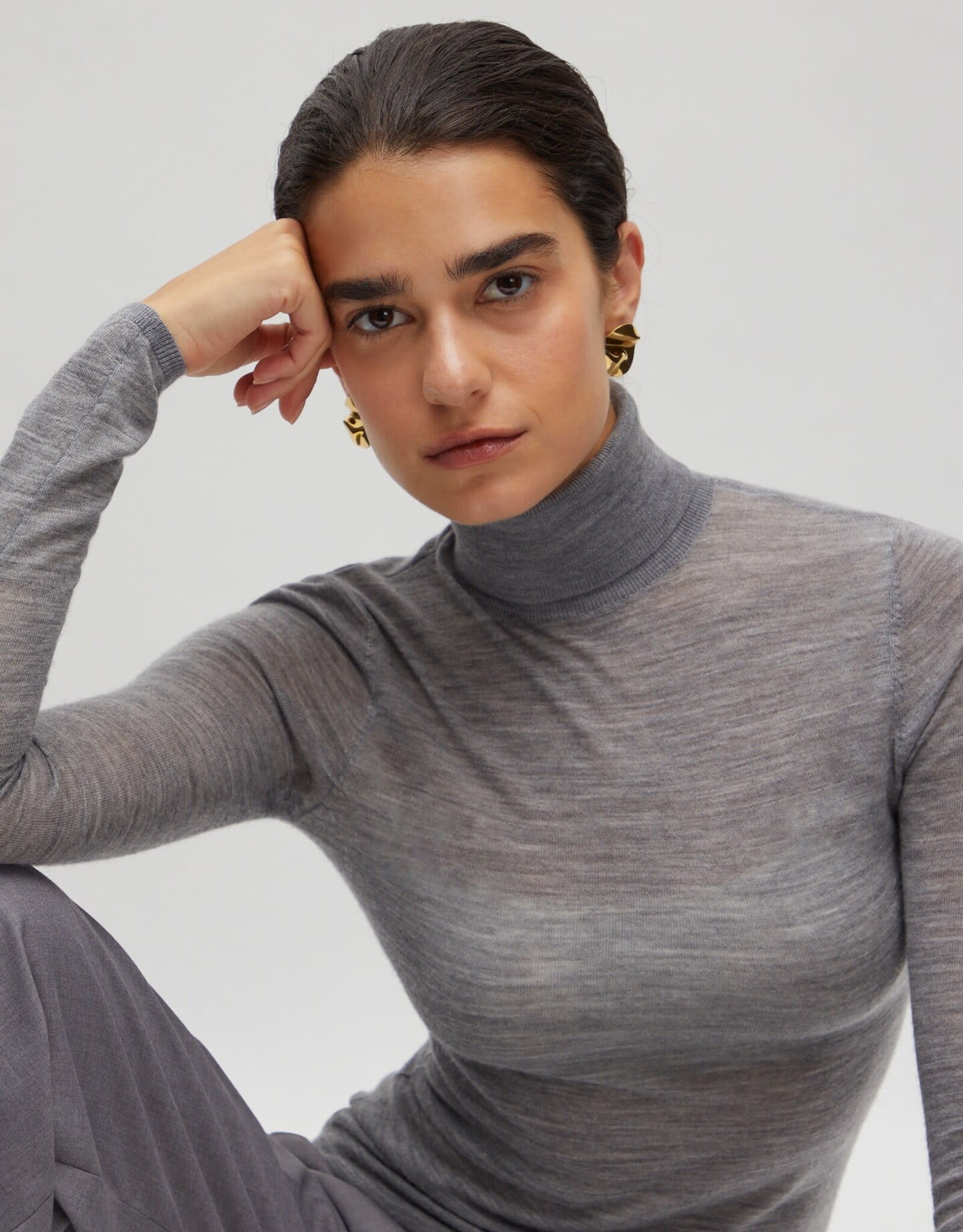 Edited Hatti Rollneck Merino Grey
