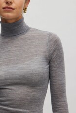 Edited Hatti Rollneck Merino Grey