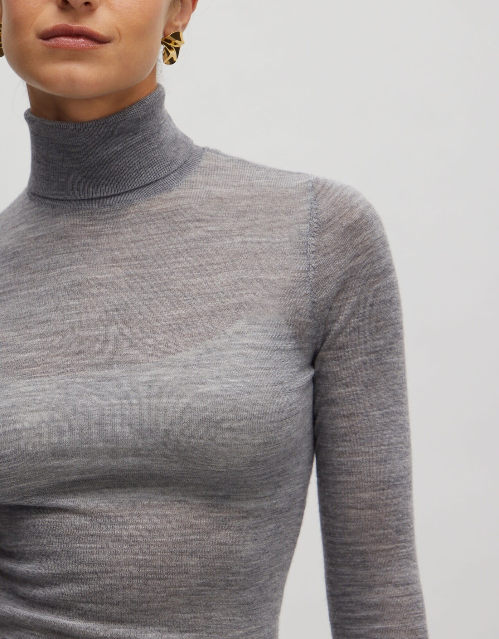 Edited Hatti Rollneck Merino Grey