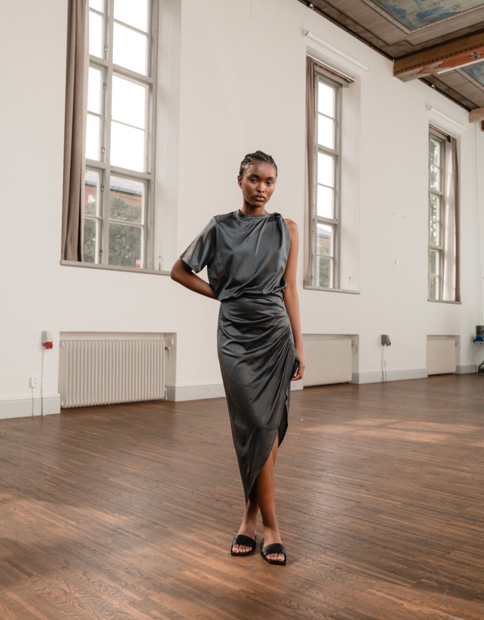 Ahlvar Gallery Oki Dress Dark Grey