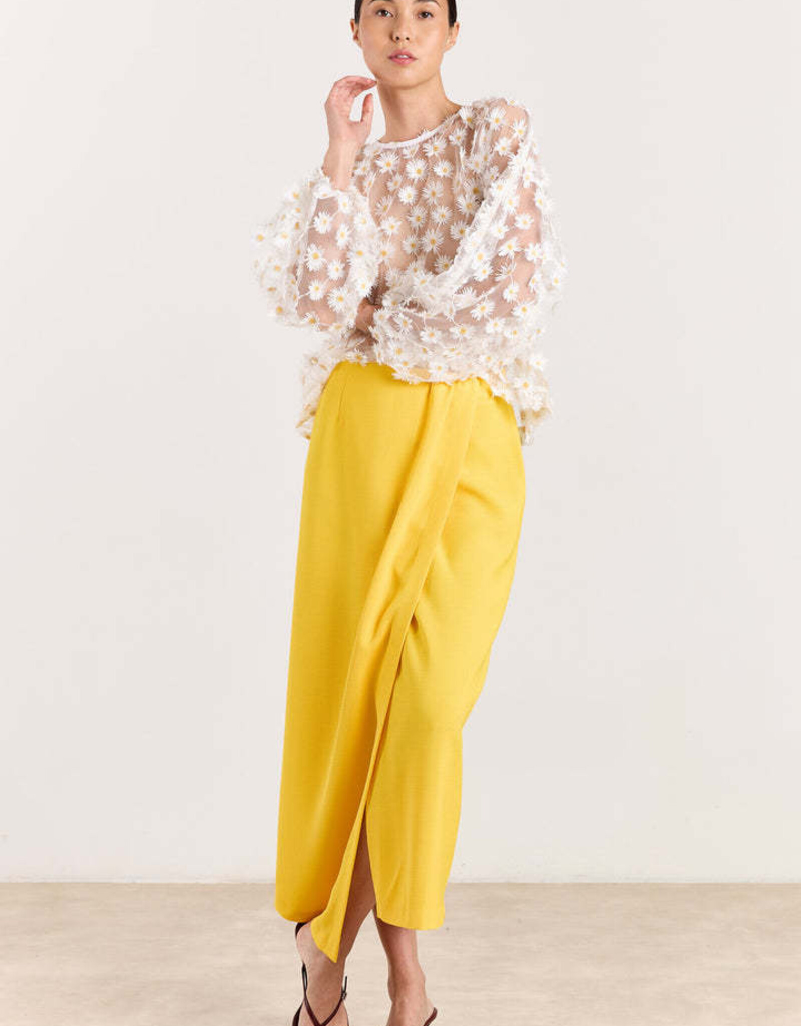 Studio Clique Ivy Uni Textured Woven Limoncello