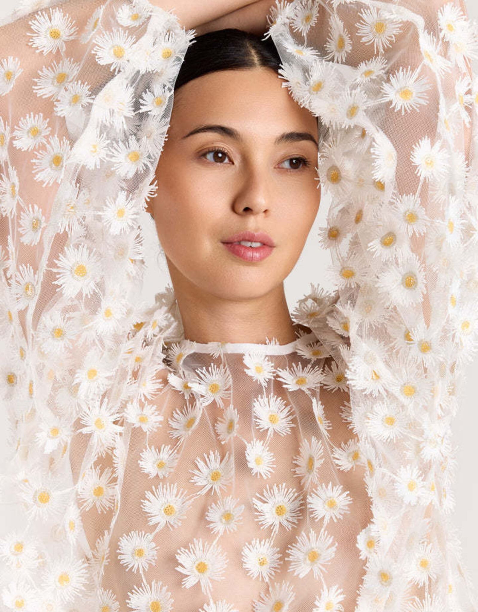 Studio Clique Lizzie Sheer Daisy White