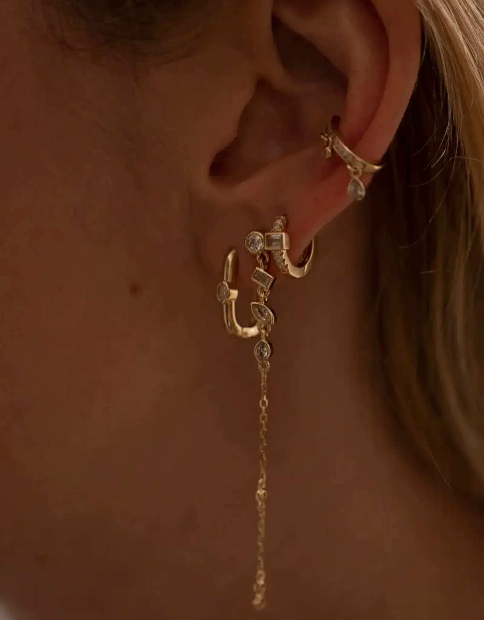 Bobby Rose Oval Hoop White Stone Gold