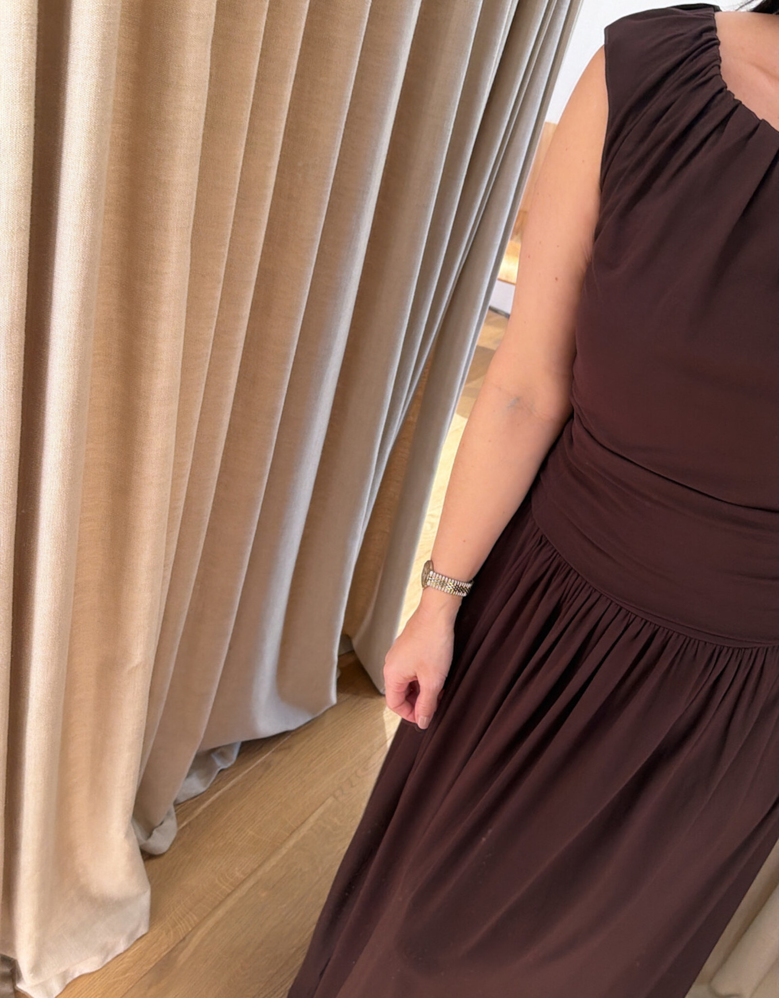 Viveh Nia Coffee Top