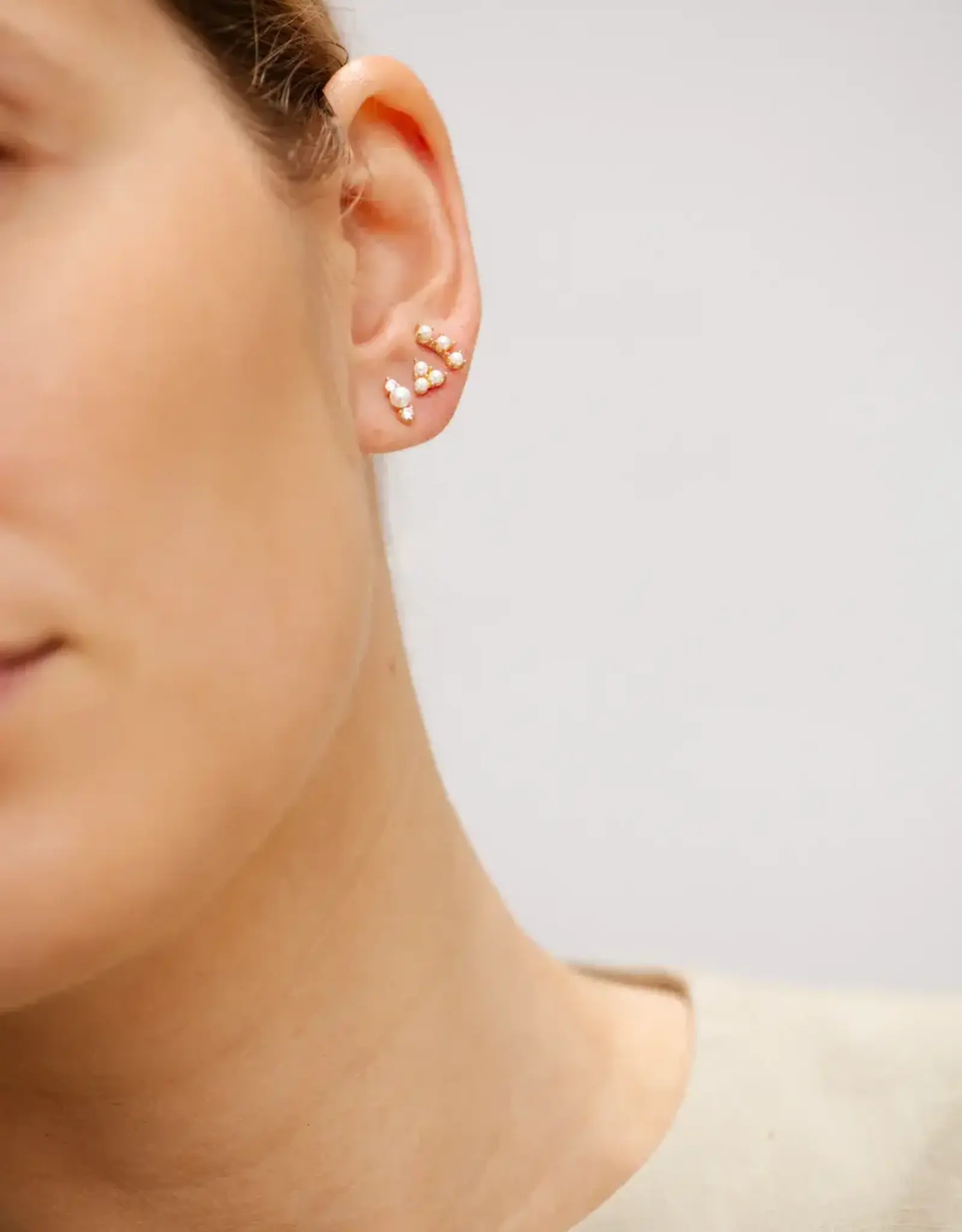 Bobby Rose Triangle Perla Stud Gold