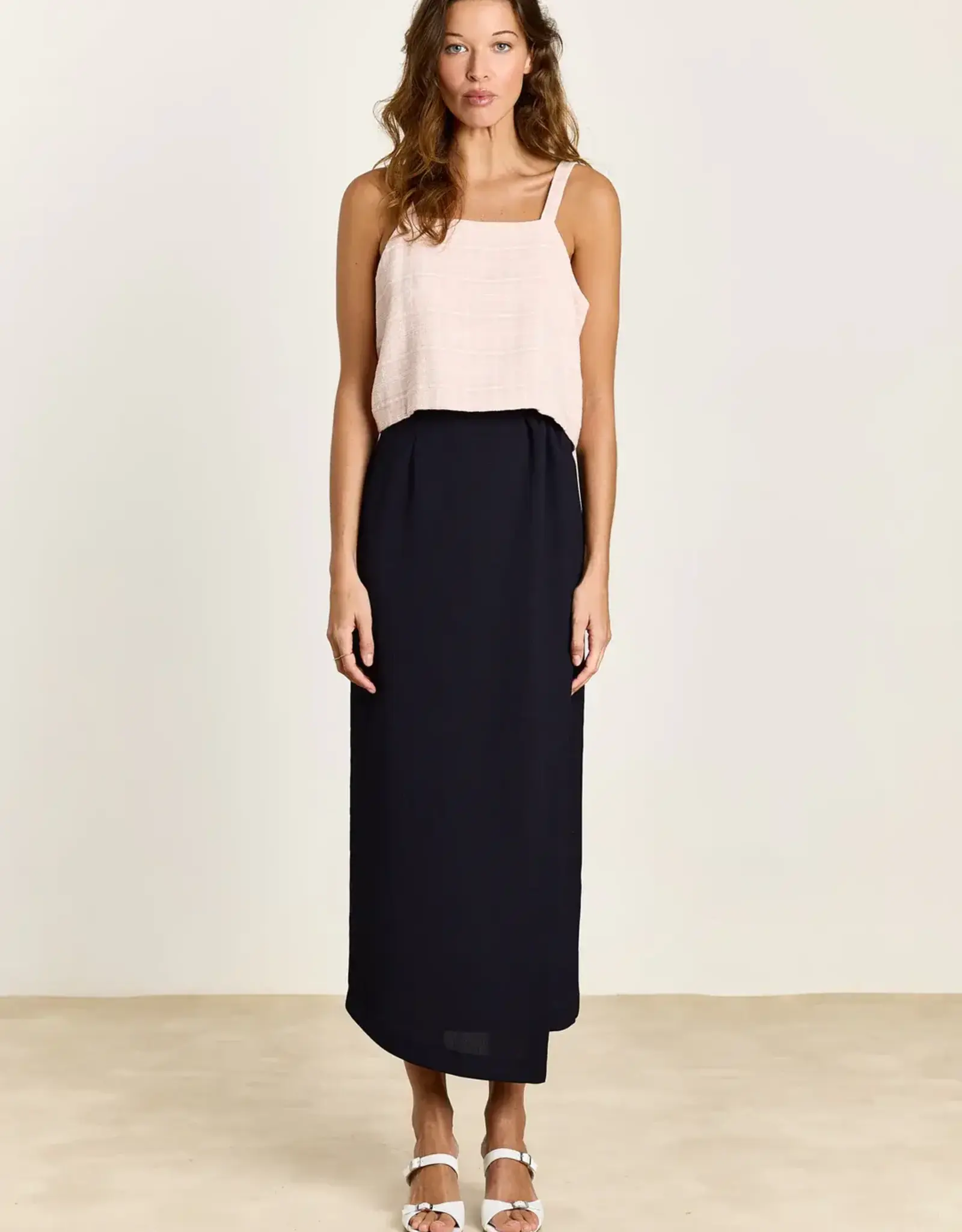 Studio Clique Ivy Textured Uni Woven Navy