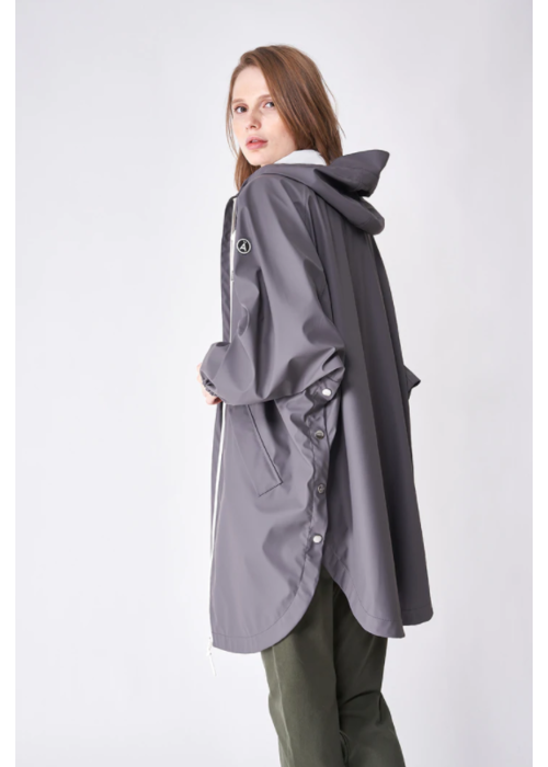 tanta raincoat