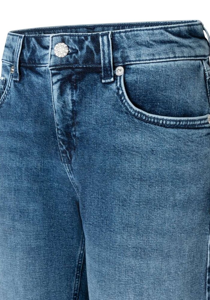 MAC 5818 Straight Leg Diamond Button Jeans