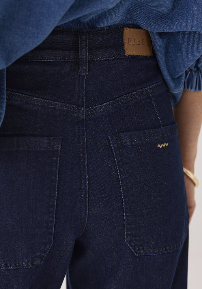 SUMMUM Tapered Jeans 4S2740