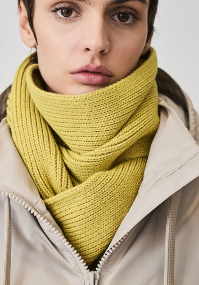 Tanta Ribut Scarf