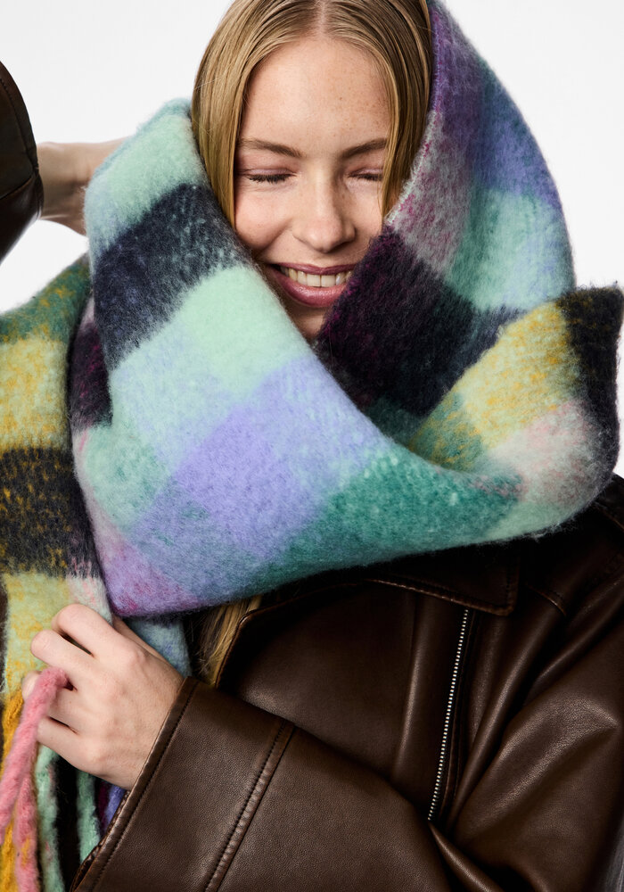 Pieces Jikka Long Scarf