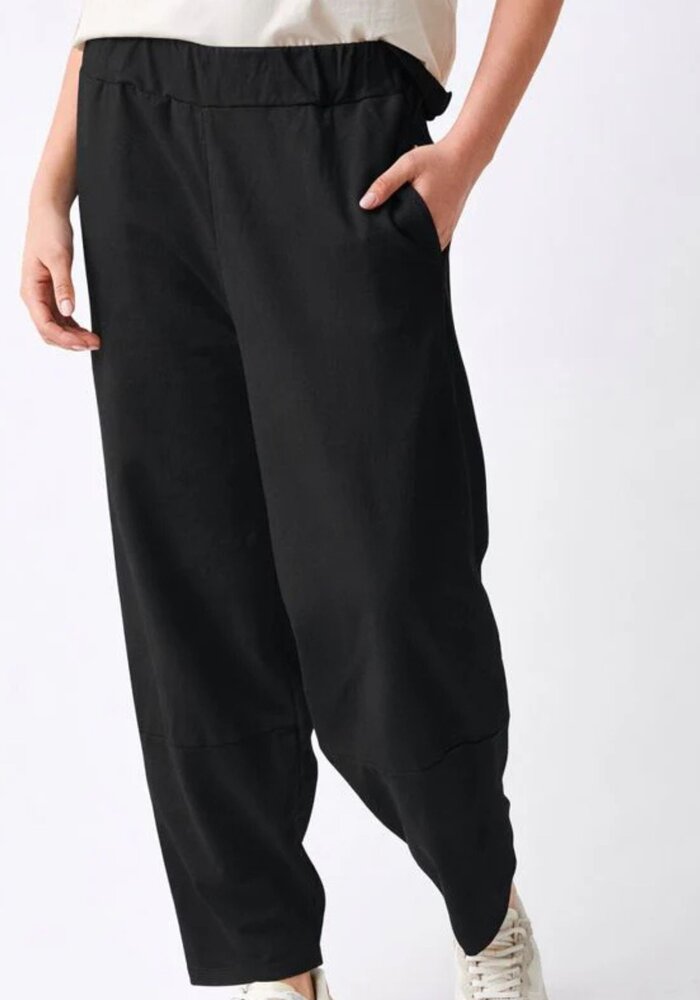 Suzy D Jega Carrot Shape Joggers