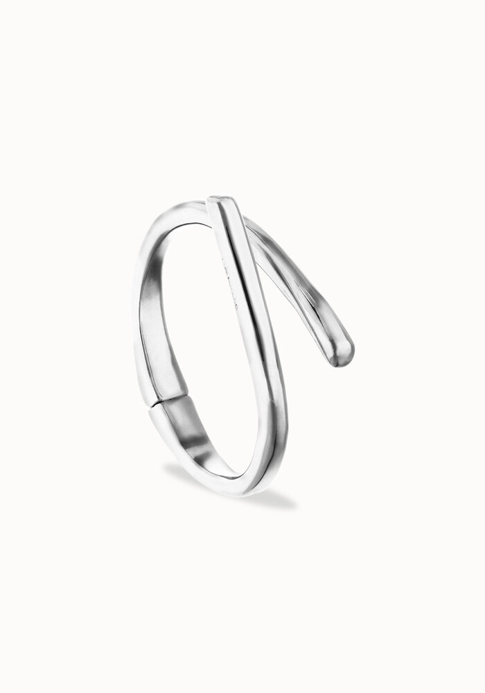 Uno De 50 Bangle Bracelet With Intertwined Organic Shapes PUL2630 MTL