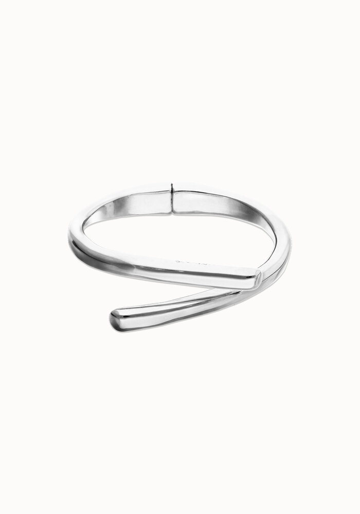 Uno De 50 Bangle Bracelet With Intertwined Organic Shapes PUL2630 MTL