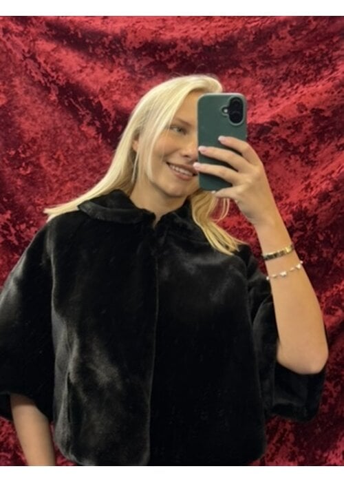 VILA Vila Vifully Short Fur Cape