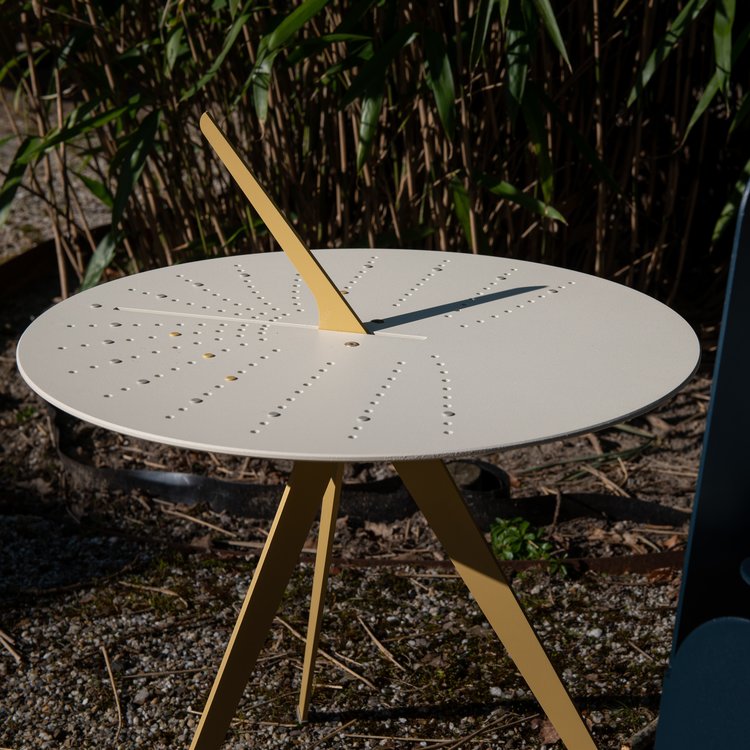 Weltevree Sundial Table - Alle tijd voor goede momenten.