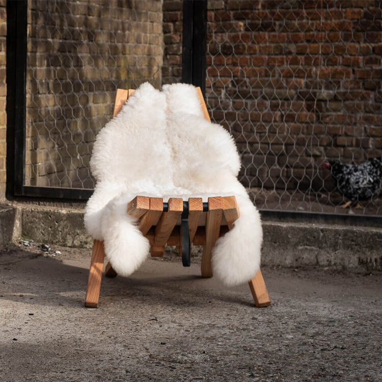 Weltevree 2x Fieldchair loungestoel met wit schapenvacht