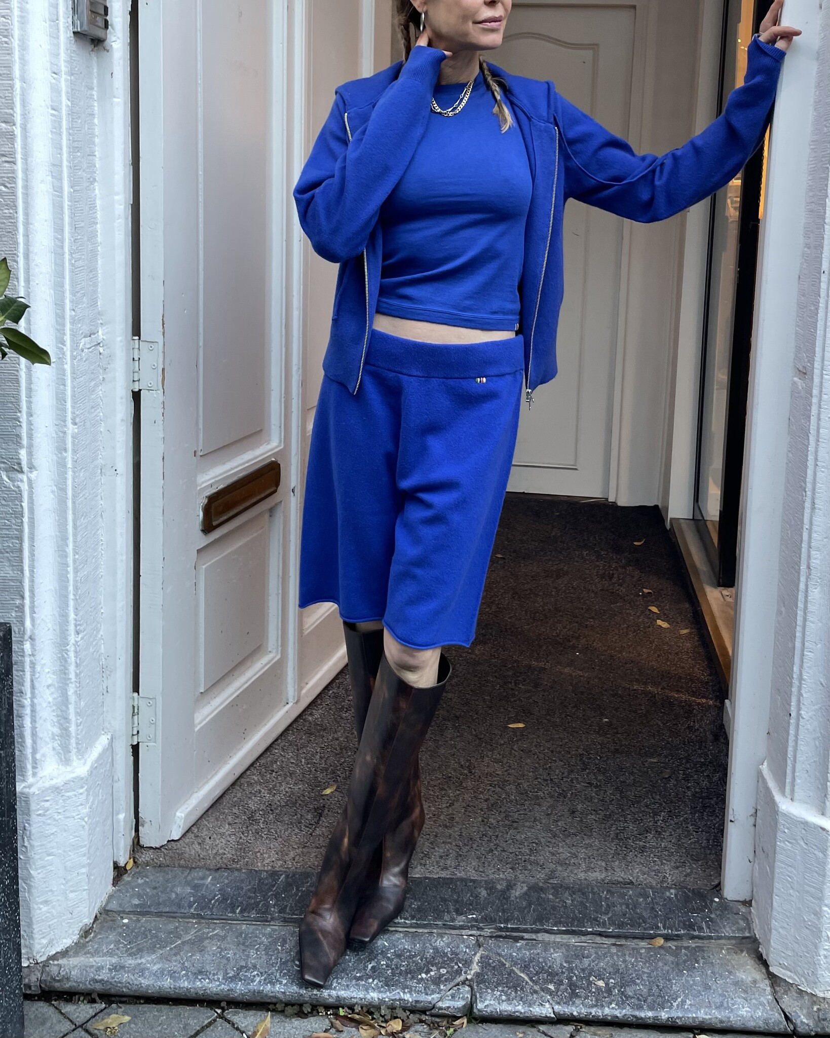 Extreme cashmere x laufen short, primary blue - La Neuvieme