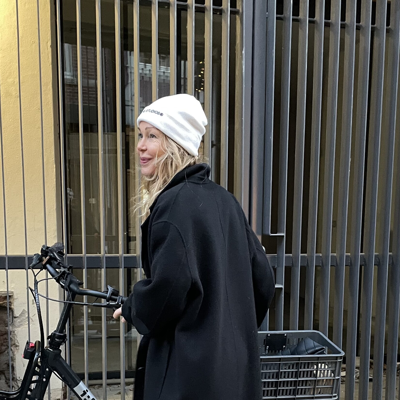 ACNE STUDIOS Logo beanie - Off white