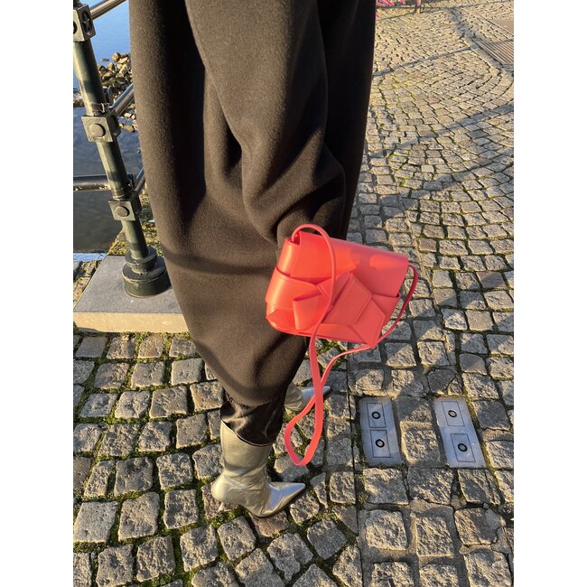 Musubi mini crossbody - Electric pink