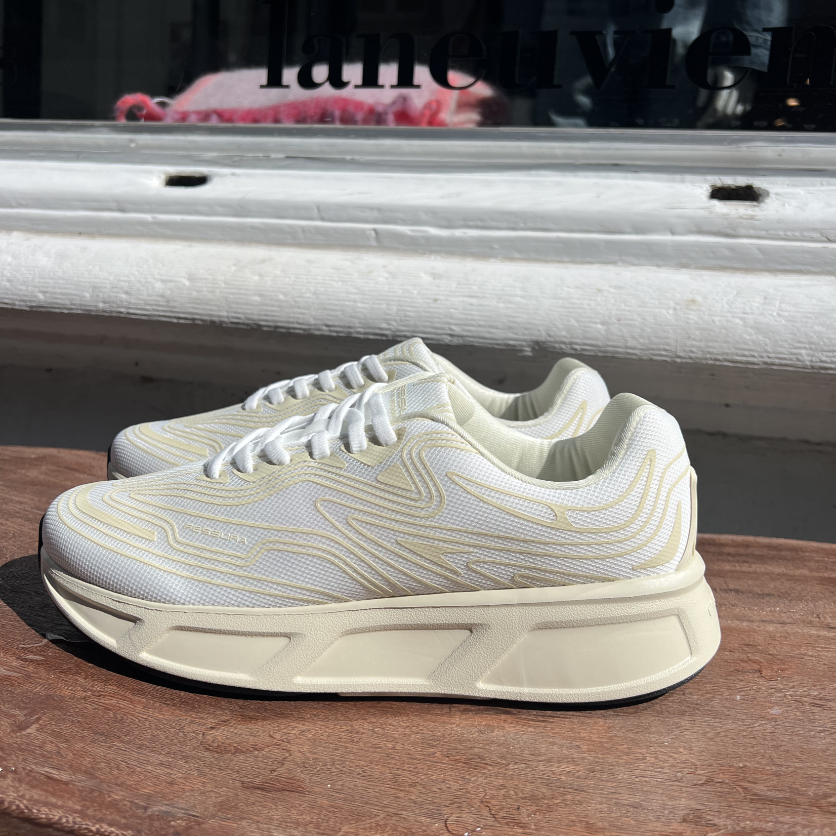 FESSURA Run 01 | White-Milk
