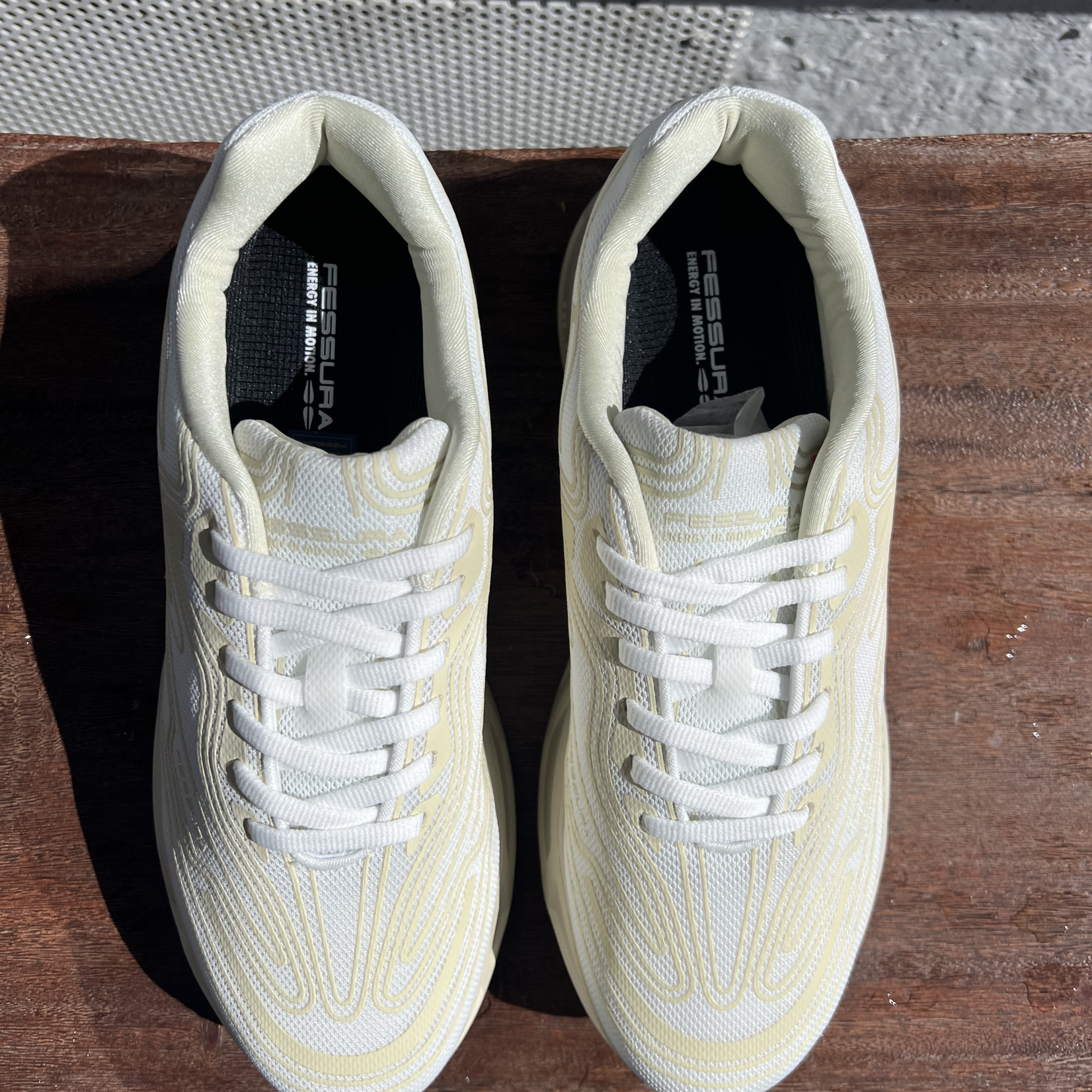 FESSURA Run 01 | White-Milk