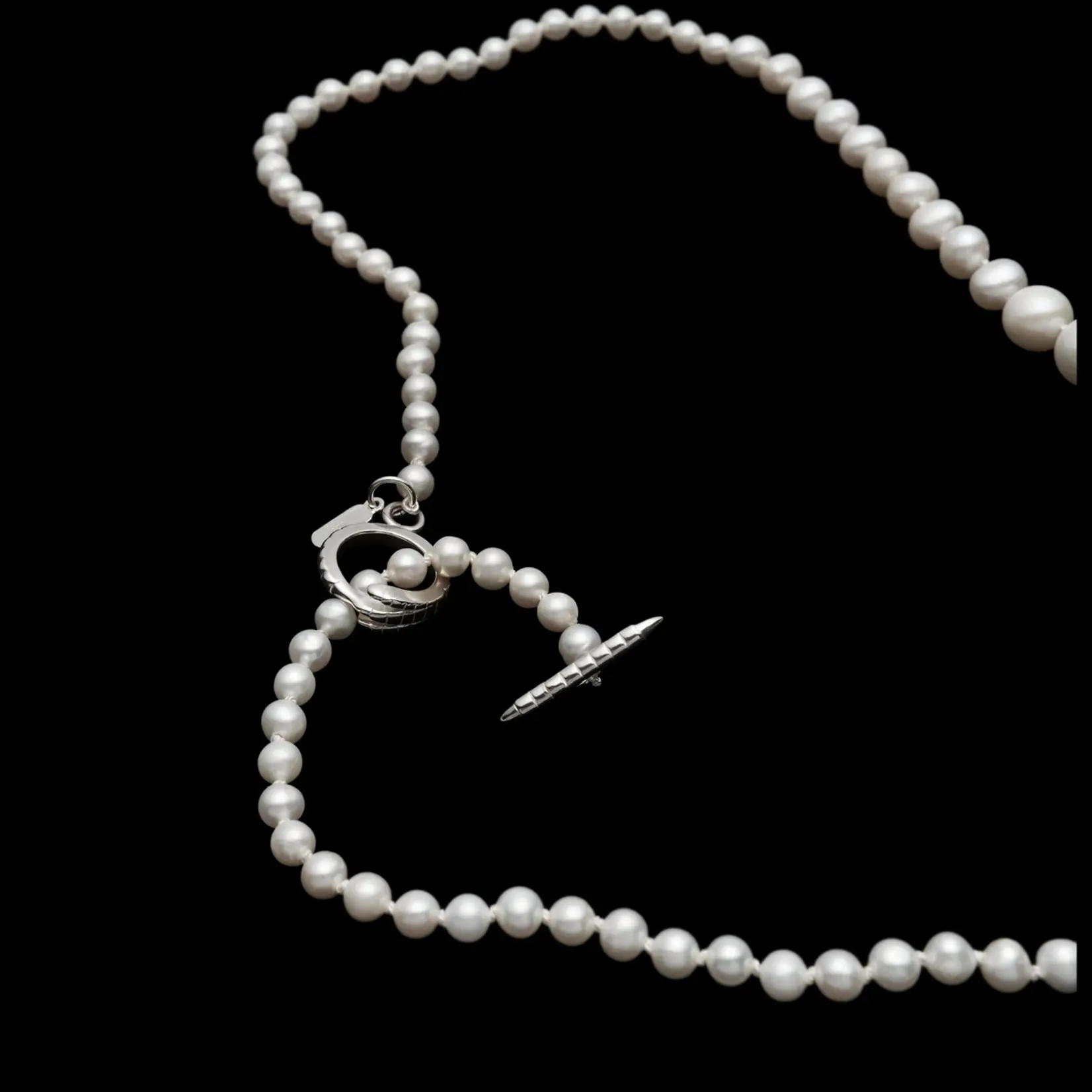 Maria Nilsdotter Graded Pearl Necklace | Silver | Freshwater Pearls