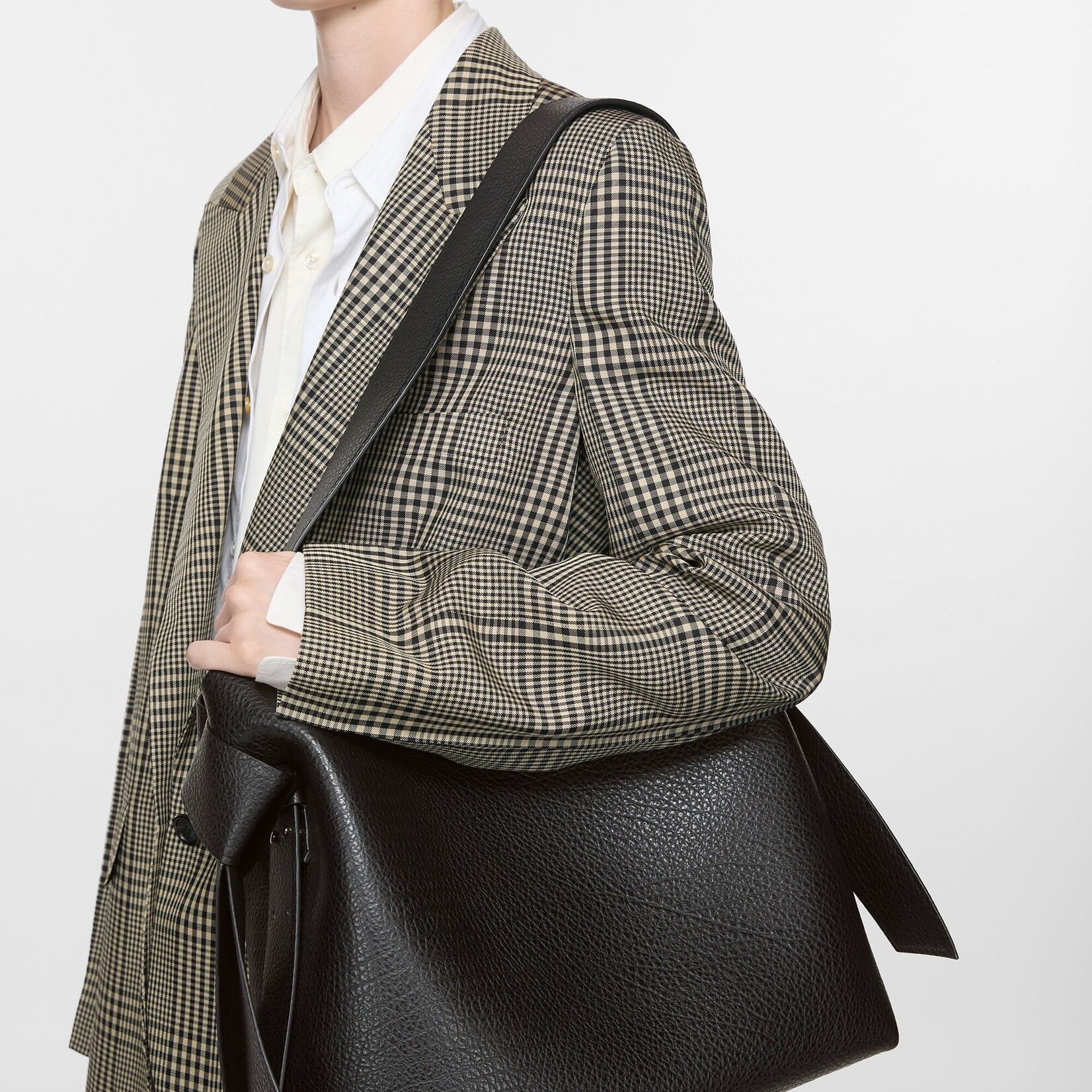 ACNE STUDIOS Musubi Midi Shoulder Bag | Black
