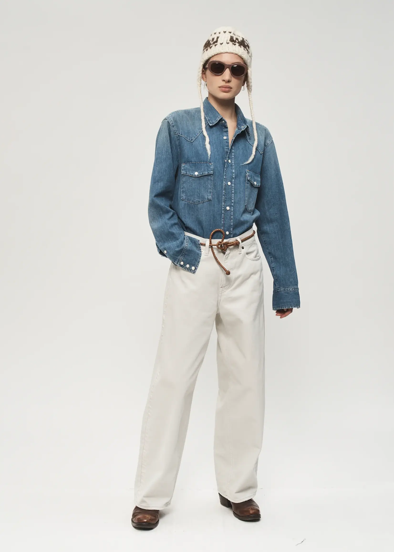 6397 6397 Tuxedo Room | Alabaster