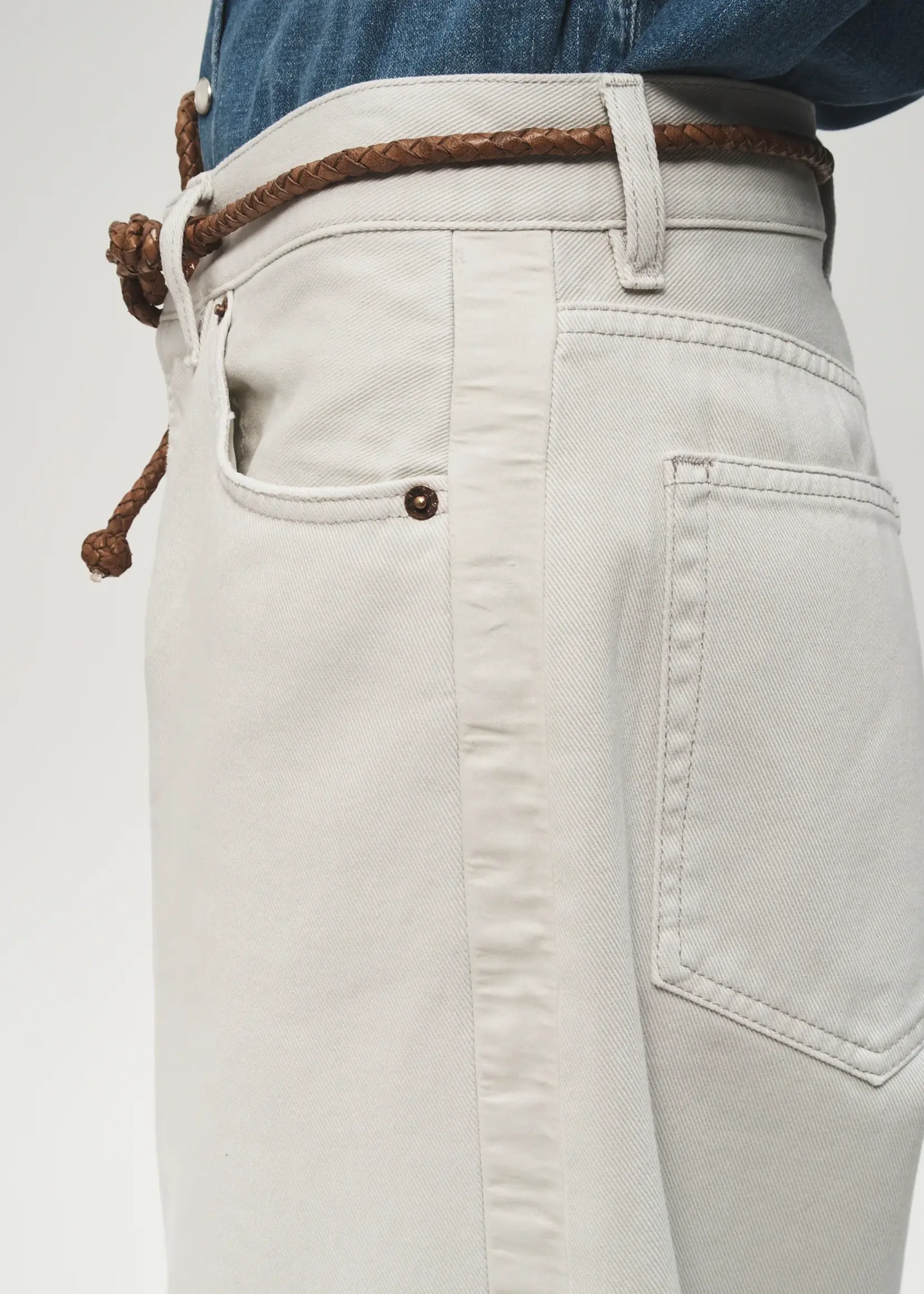 6397 6397 Tuxedo Room | Alabaster