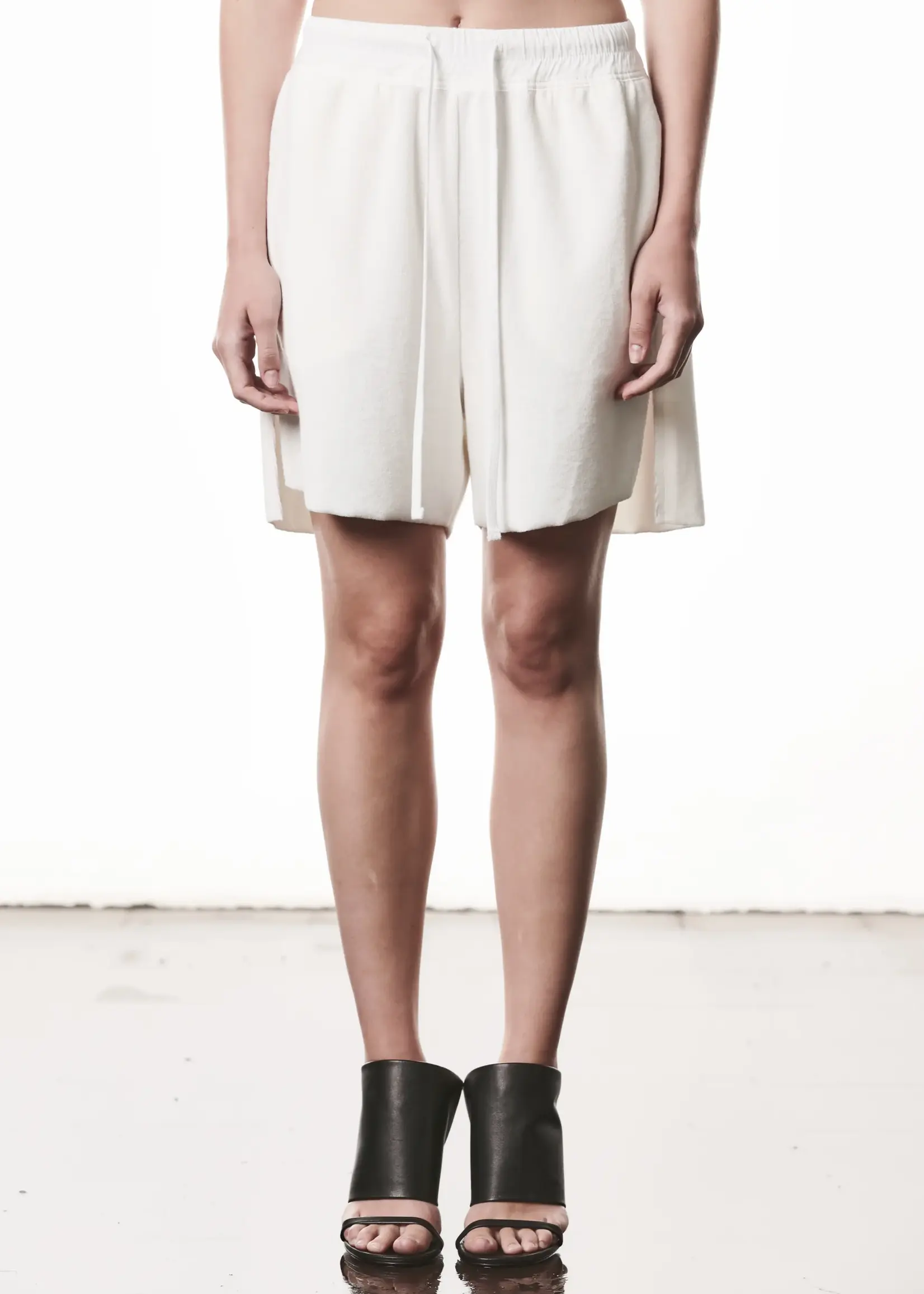 THOM KROM Thom Krom WTS429 Relaxed Shorts | Off White