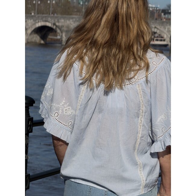 XIRENA Mae Shirt | Blue White