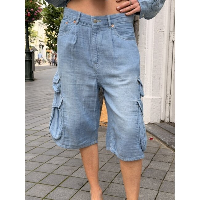 Denimist Kelby Cargo Short | Indigo Chambray