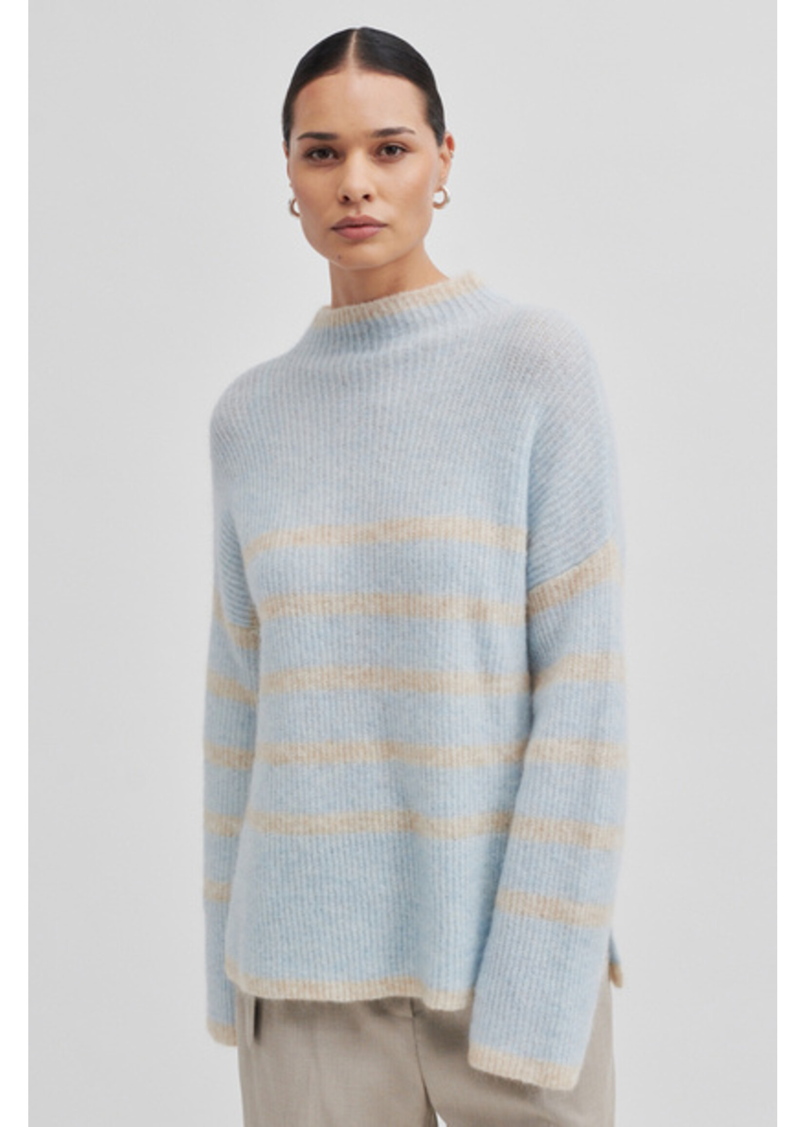 Second Female Ovalis Knit T-Neck