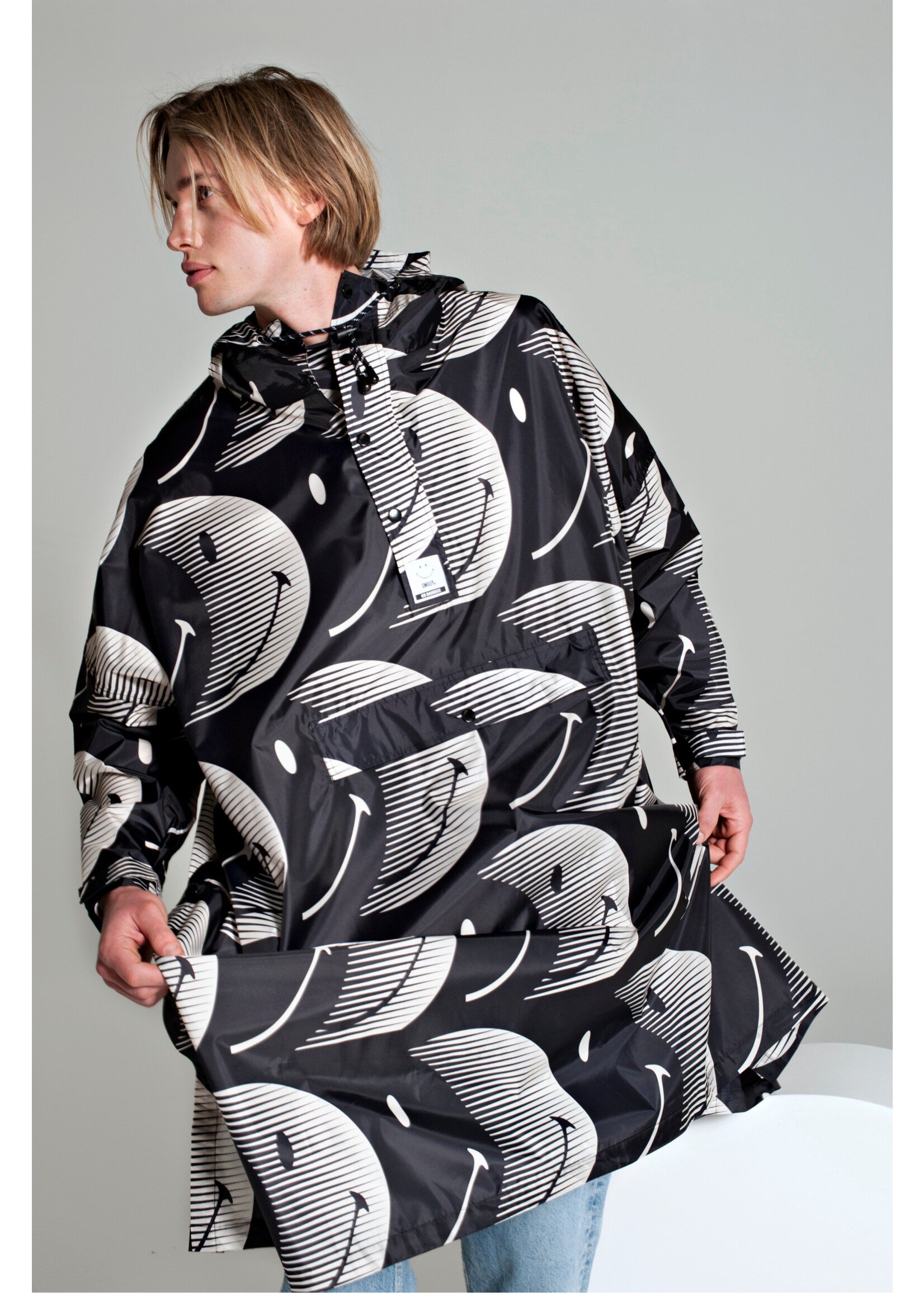 Rainkiss Half Moon Smiley - Rain Poncho