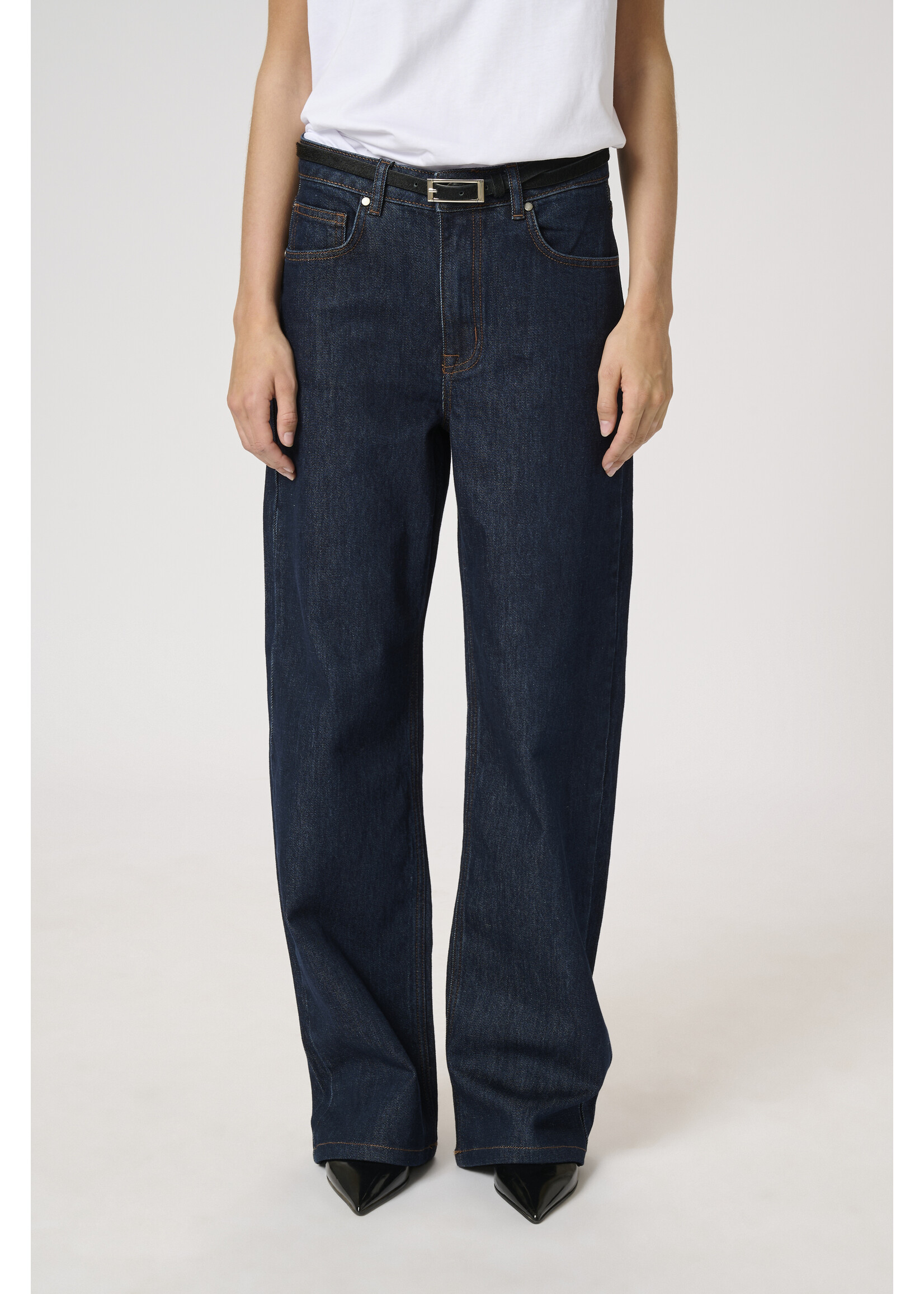 My Essential Wardrobe The Louis 139 High Wide Jeans