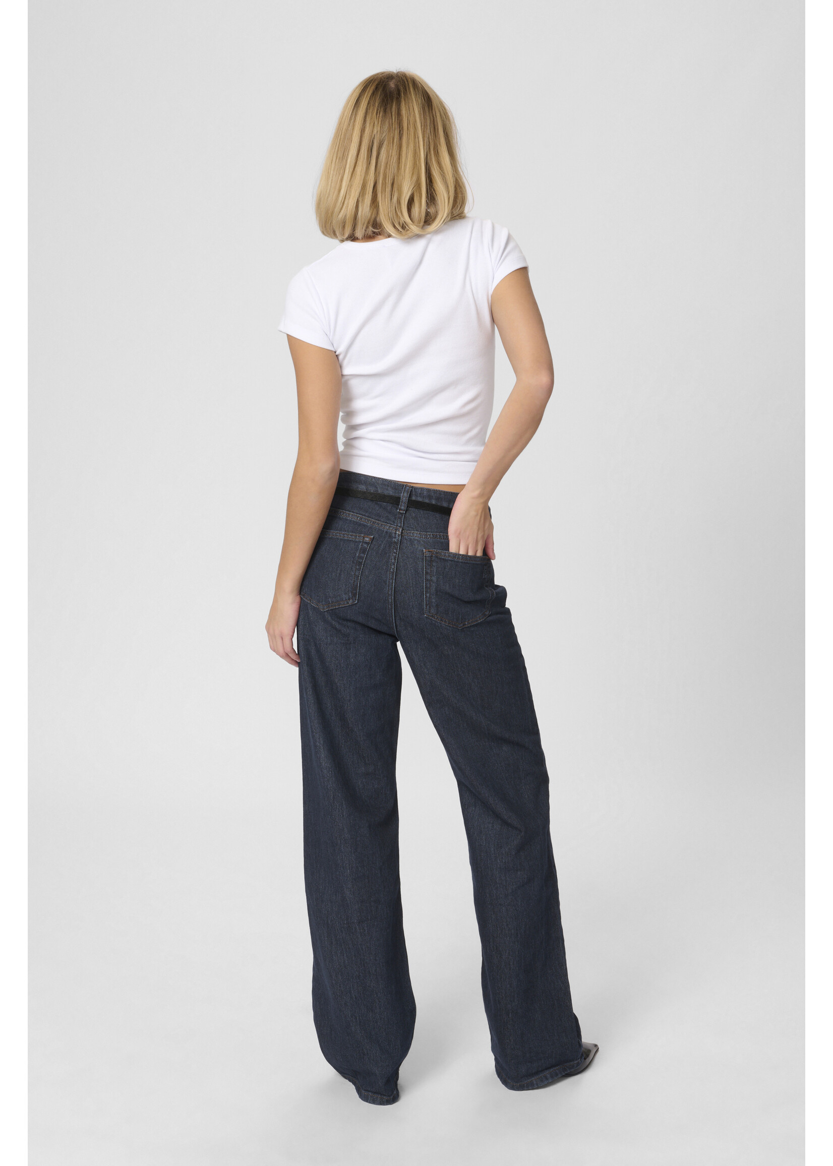 My Essential Wardrobe The Louis 139 High Wide Jeans