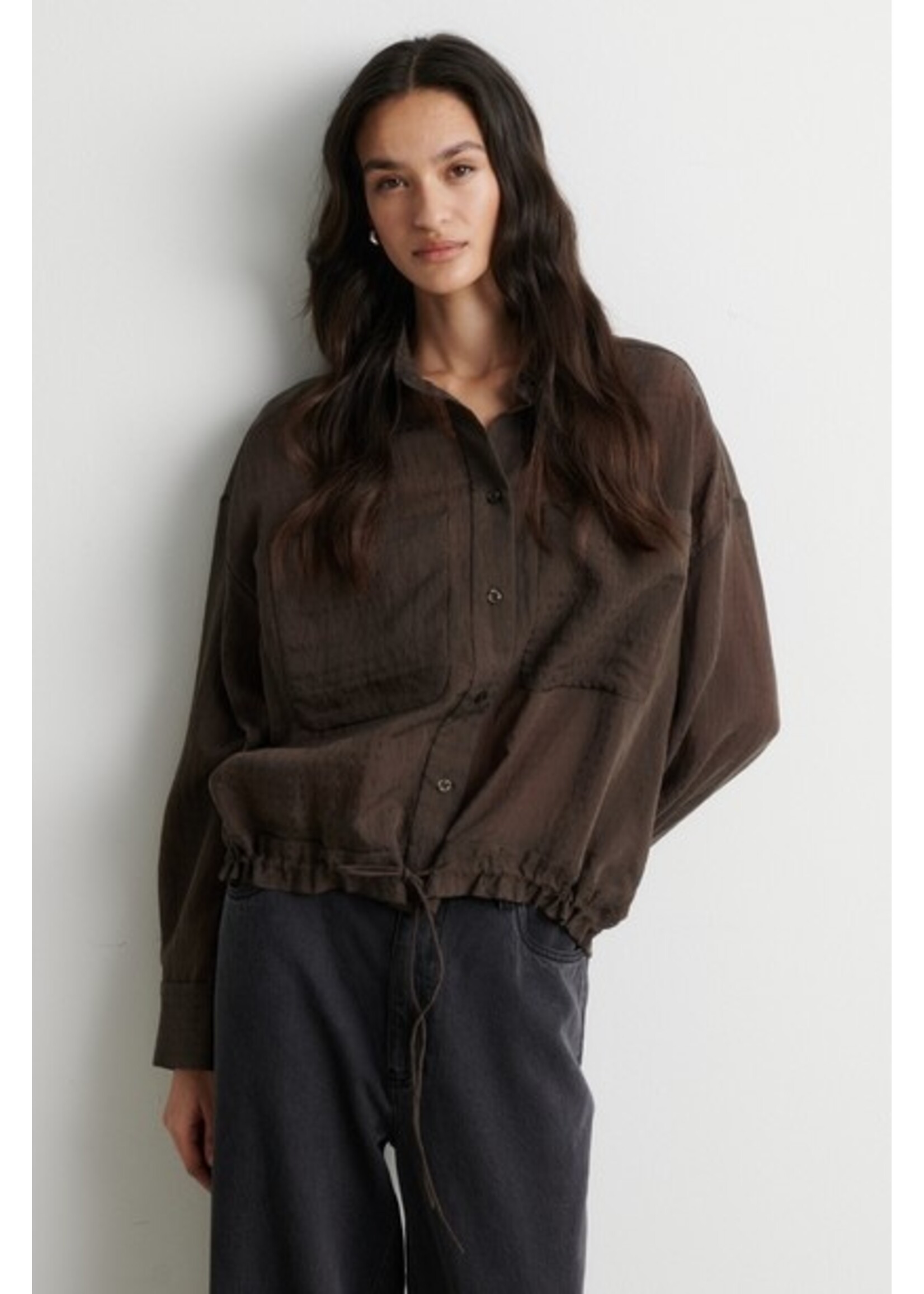 Second Female Valaia Shirt