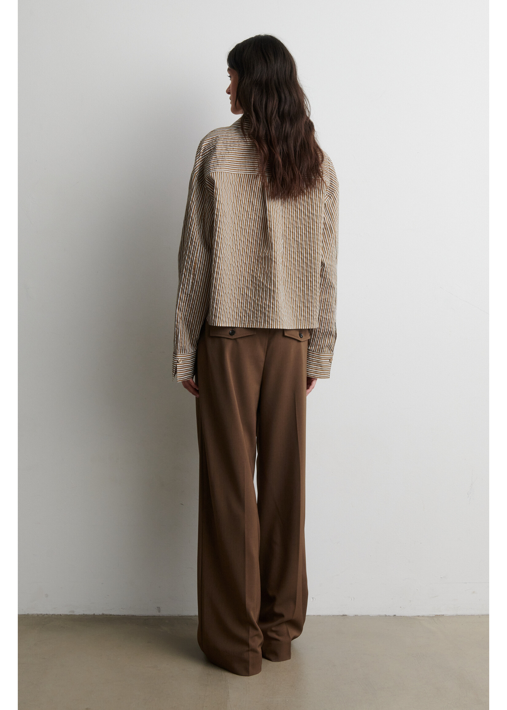 Second Female Vena Cropped Shirt
