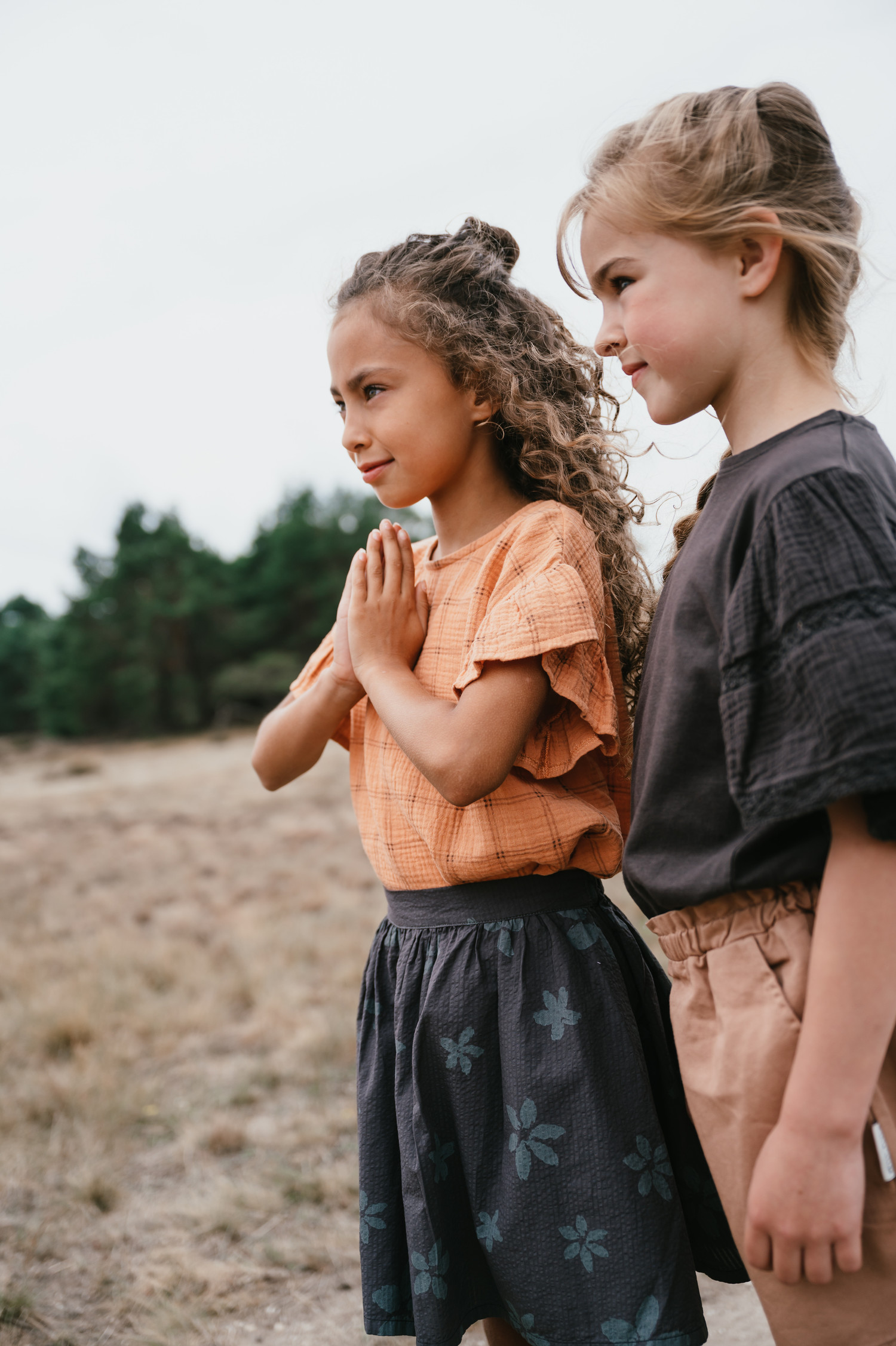 Loua Frill Blouse | Check Raven AOP - Petit Blush