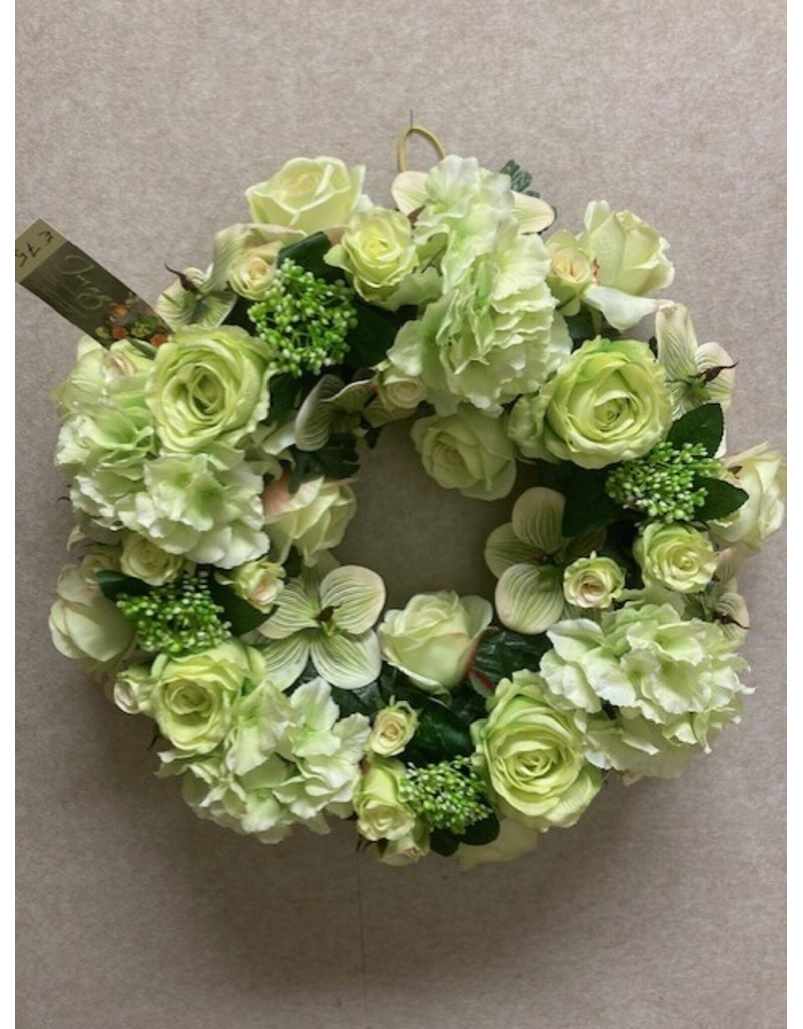 Zijden bloemstuk wit 75 euro