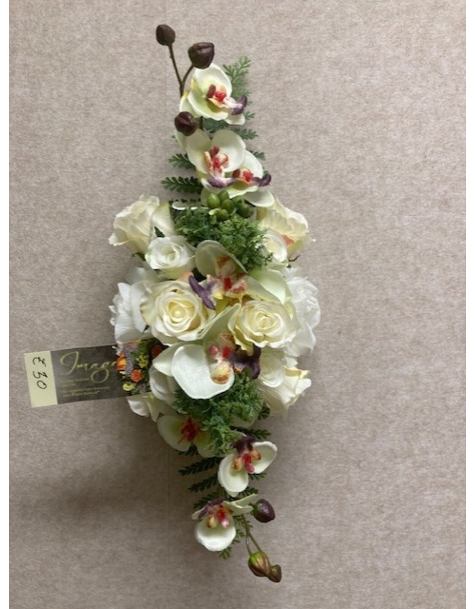 Zijden bloemstuk wit 30 euro