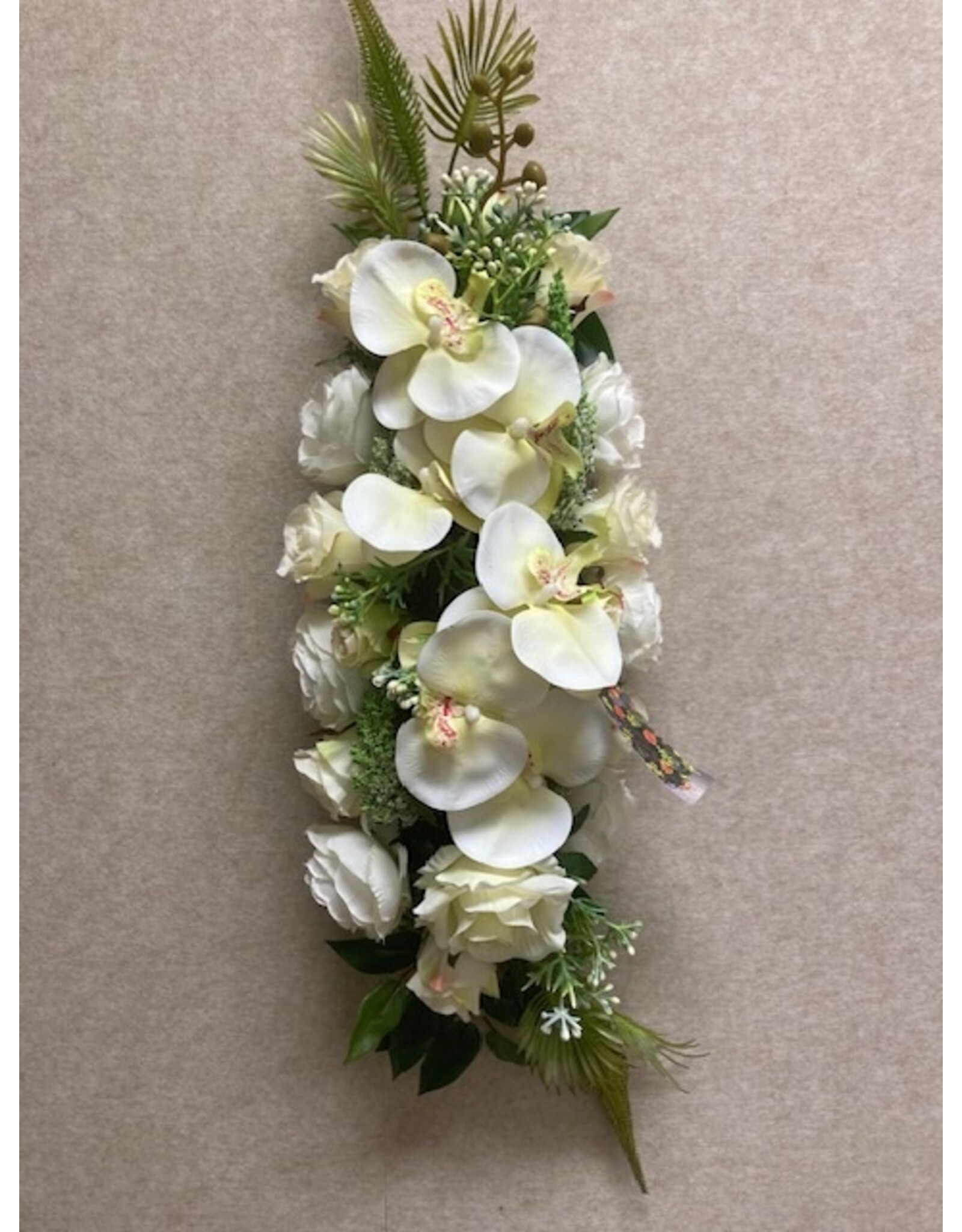 Zijden bloemstuk wit 50 euro