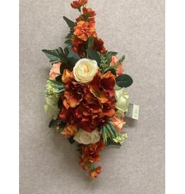 Zijden bloemstuk oranje 30 euro