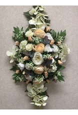 Zijden bloemstuk oranje 100 euro