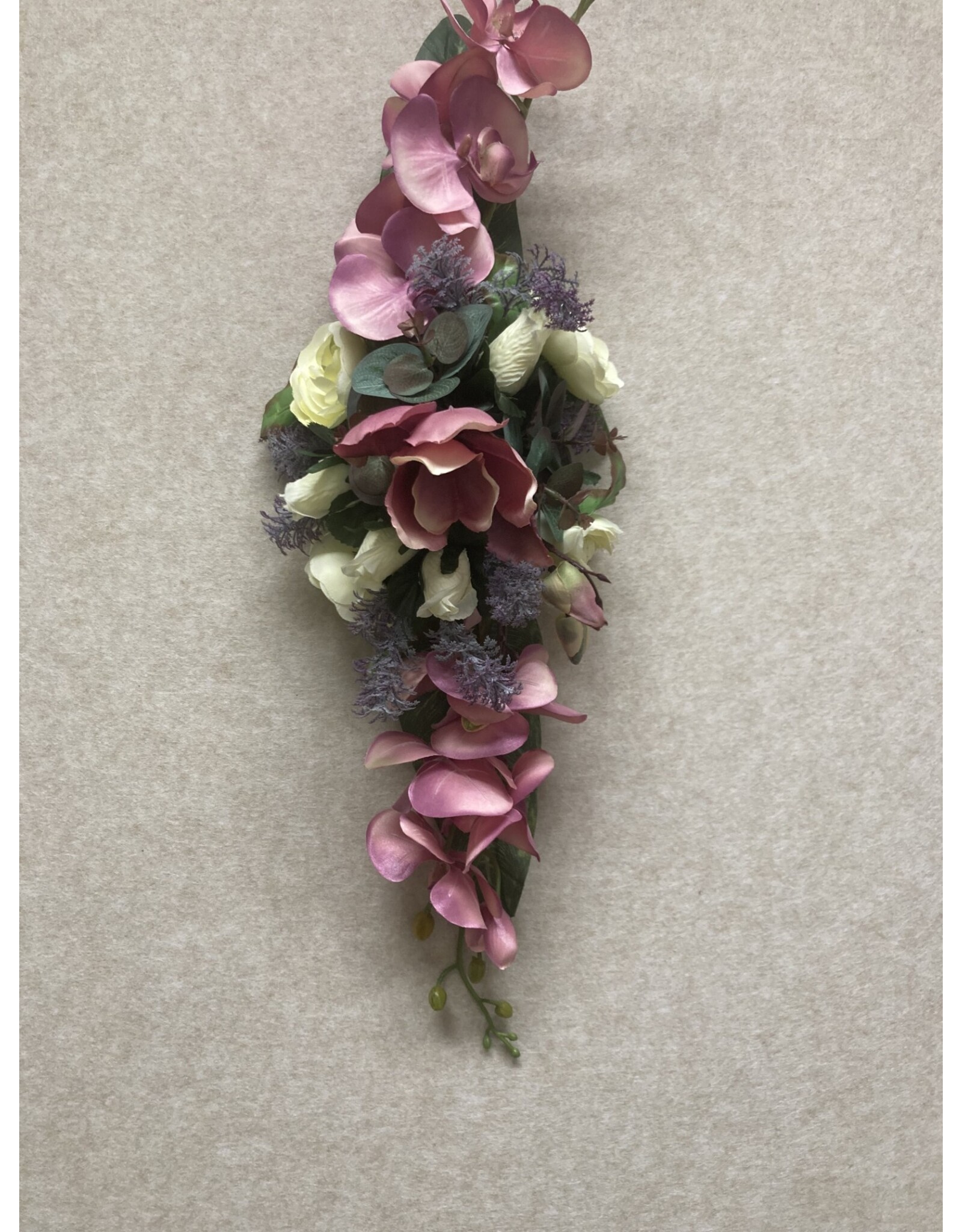 Zijden bloemstuk paars 50 euro