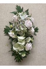 Zijden bloemstuk roze 75 euro