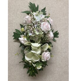 Zijden bloemstuk roze 75 euro