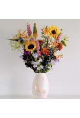 rijk gevuld boeket met frisse seizoensbloemen