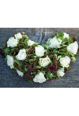 halve urnekrans met fijne rozen en hortensia
